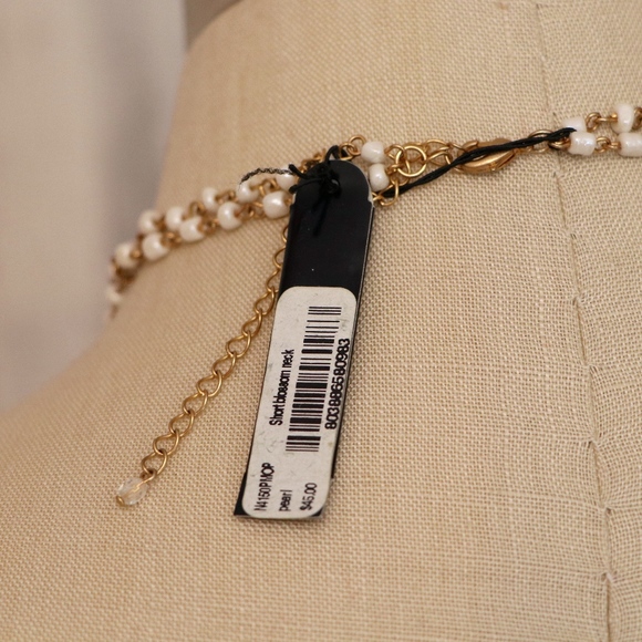 Bloomingdales FLAW Faux Pearl Blossom Necklace - Picture 3 of 7